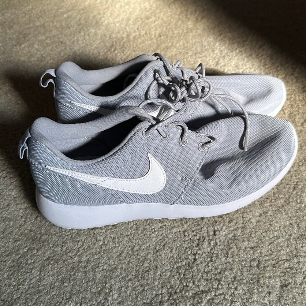 Roshe running shoes